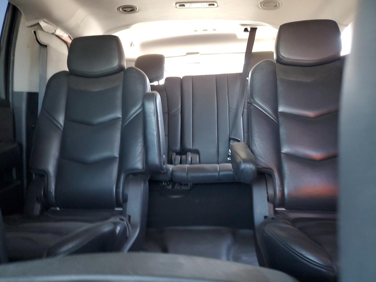 2019 Cadillac Escalade Esv Luxury VIN: 1GYS3HKJ7KR147221 Lot: 63877685