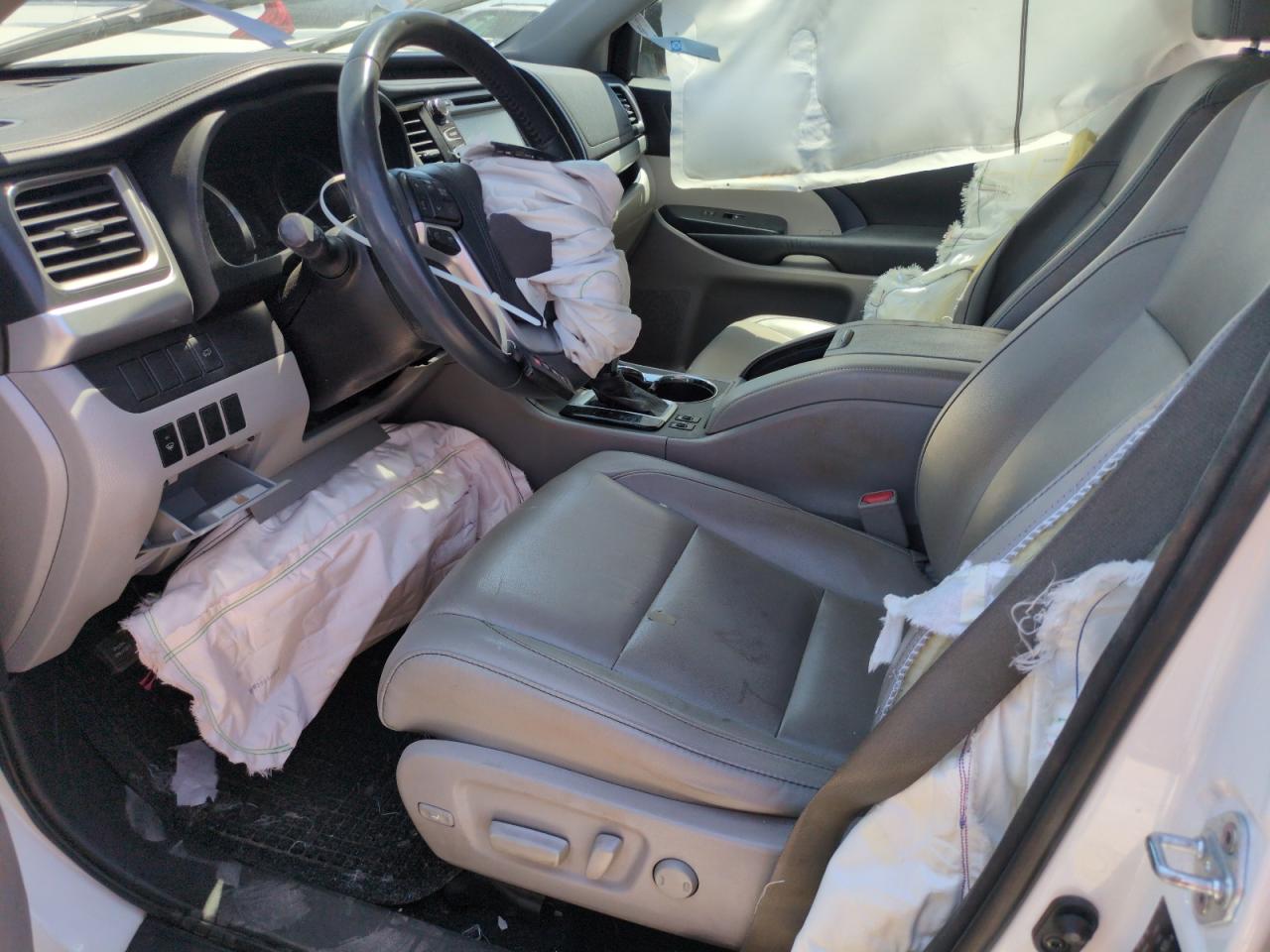 2016 Toyota Highlander Xle VIN: 5TDJKRFHXGS269307 Lot: 63933455