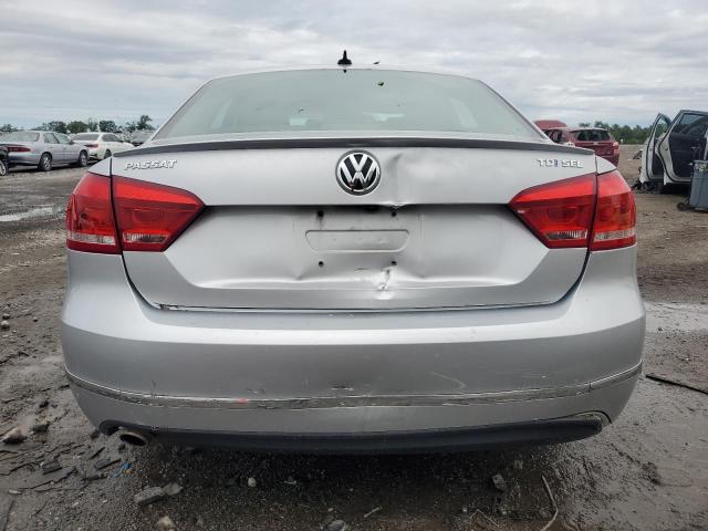  VOLKSWAGEN PASSAT 2015 Srebrny