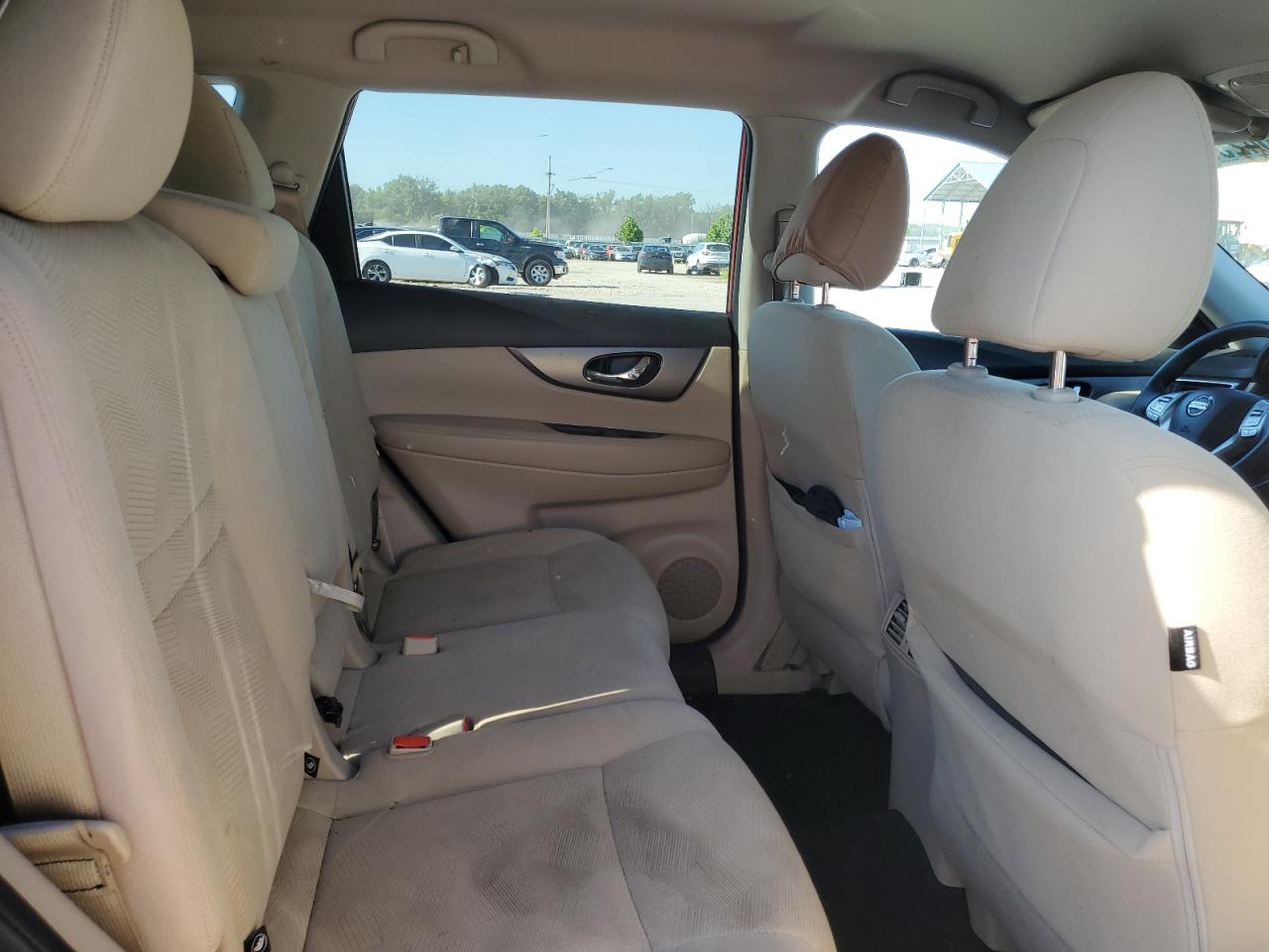 2016 Nissan Rogue S VIN: KNMAT2MV1GP647232 Lot: 64253305