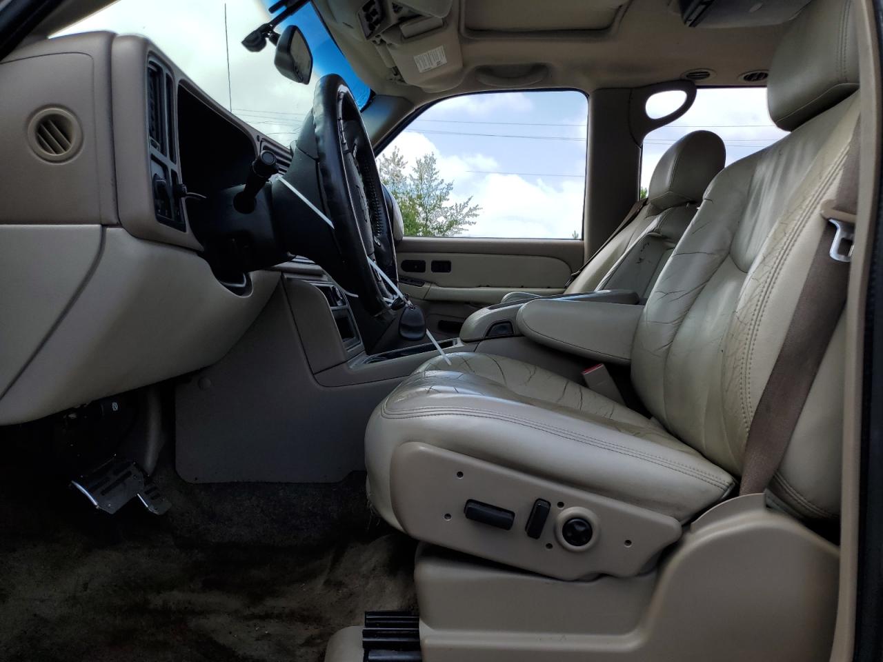 2003 Chevrolet Suburban C1500 VIN: 1GNEC16Z13J221251 Lot: 64169045
