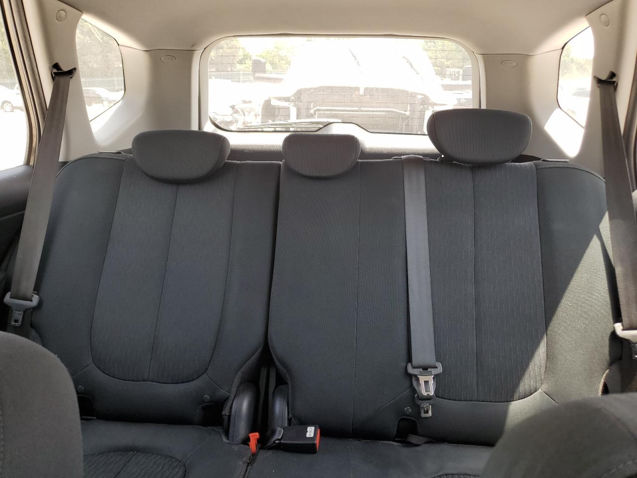 2009 Kia Rondo Base VIN: KNAFG528997240655 Lot: 64186325