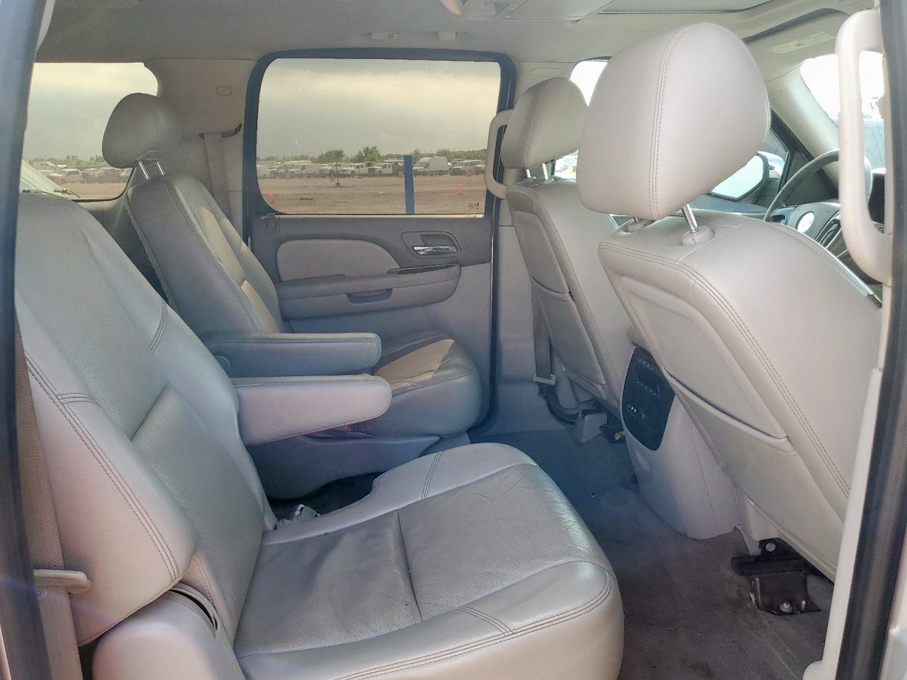 2010 Chevrolet Suburban C1500 Ltz VIN: 1GNUCKE06AR192610 Lot: 64854565