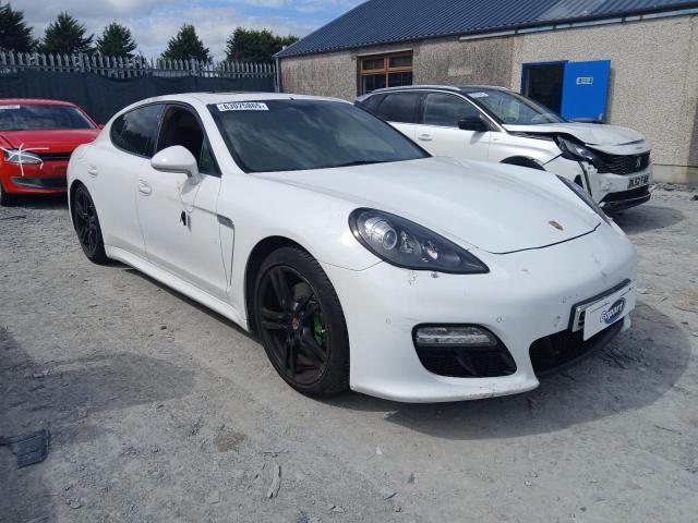 2013 PORSCHE PANAMERA P
