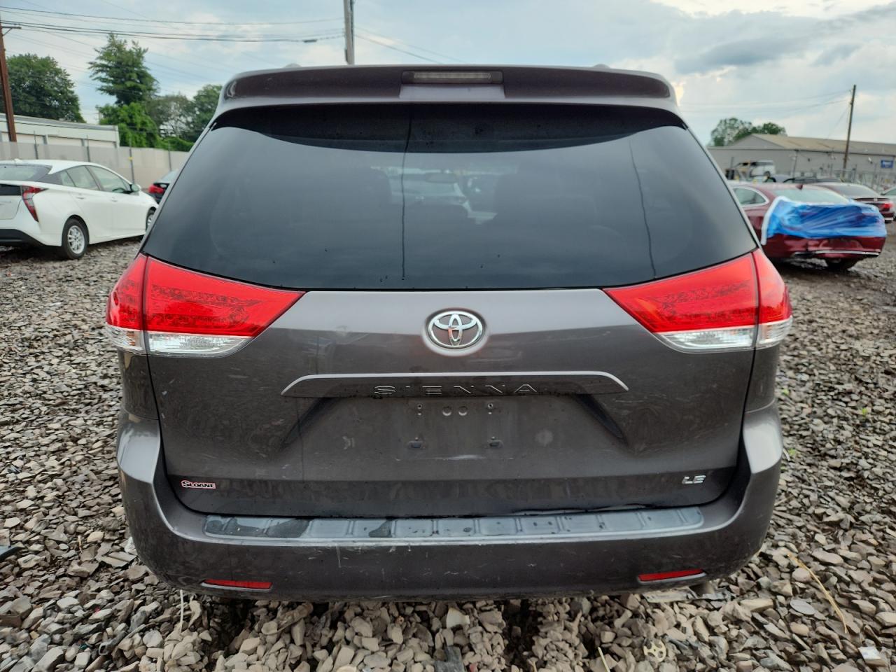 2014 Toyota Sienna Le VIN: 5TDKK3DC6ES410945 Lot: 64188915