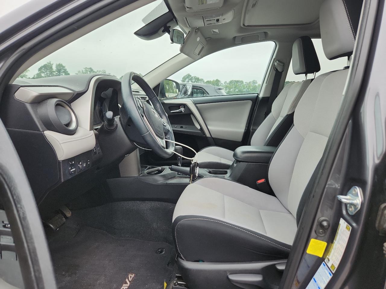 2017 Toyota Rav4 Xle VIN: 2T3RFREVXHW560551 Lot: 63930065
