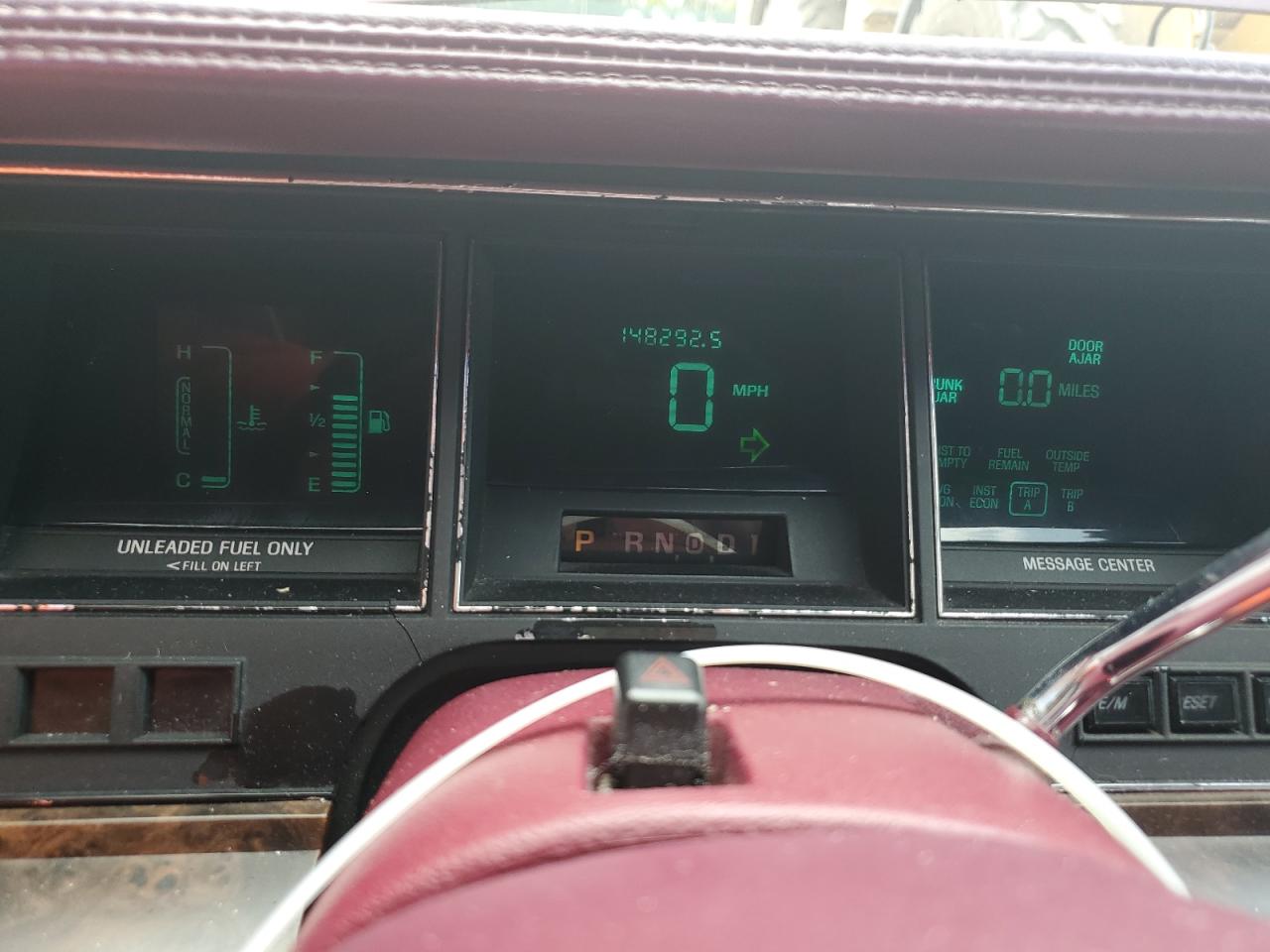 1991 Lincoln Town Car Signature VIN: 1LNCM82W4MY691411 Lot: 63280765