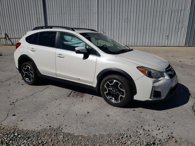  SUBARU CROSSTREK 2017 White