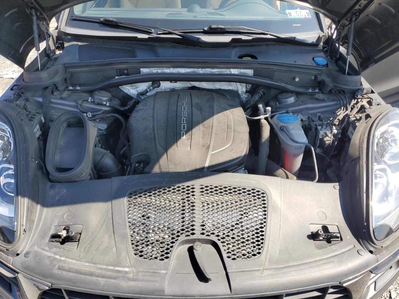 2018 Porsche Macan VIN: WP1AA2A55JLB03288 Lot: 64628195