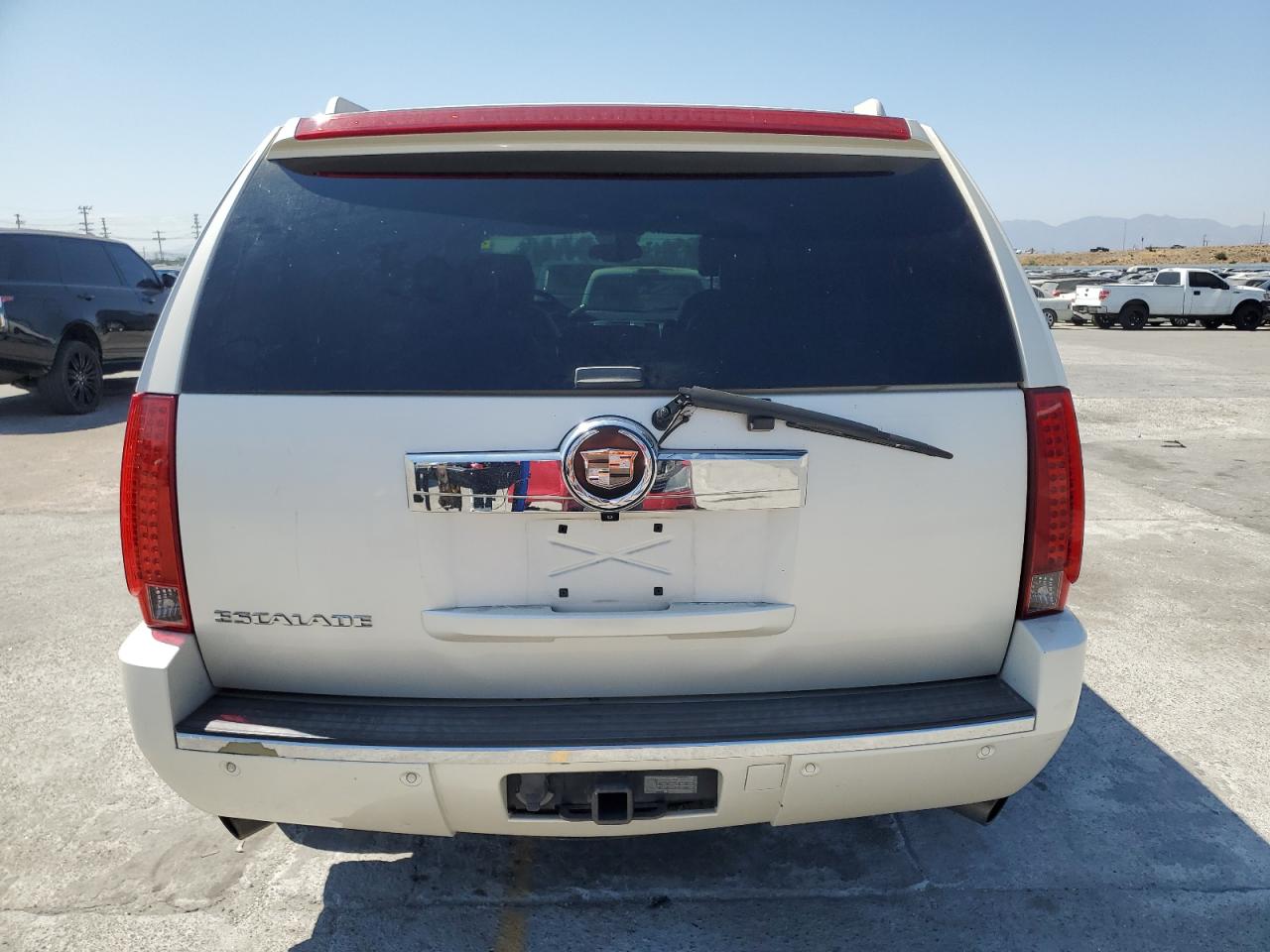 2007 Cadillac Escalade Luxury VIN: 1GYFK63827R403938 Lot: 63324055