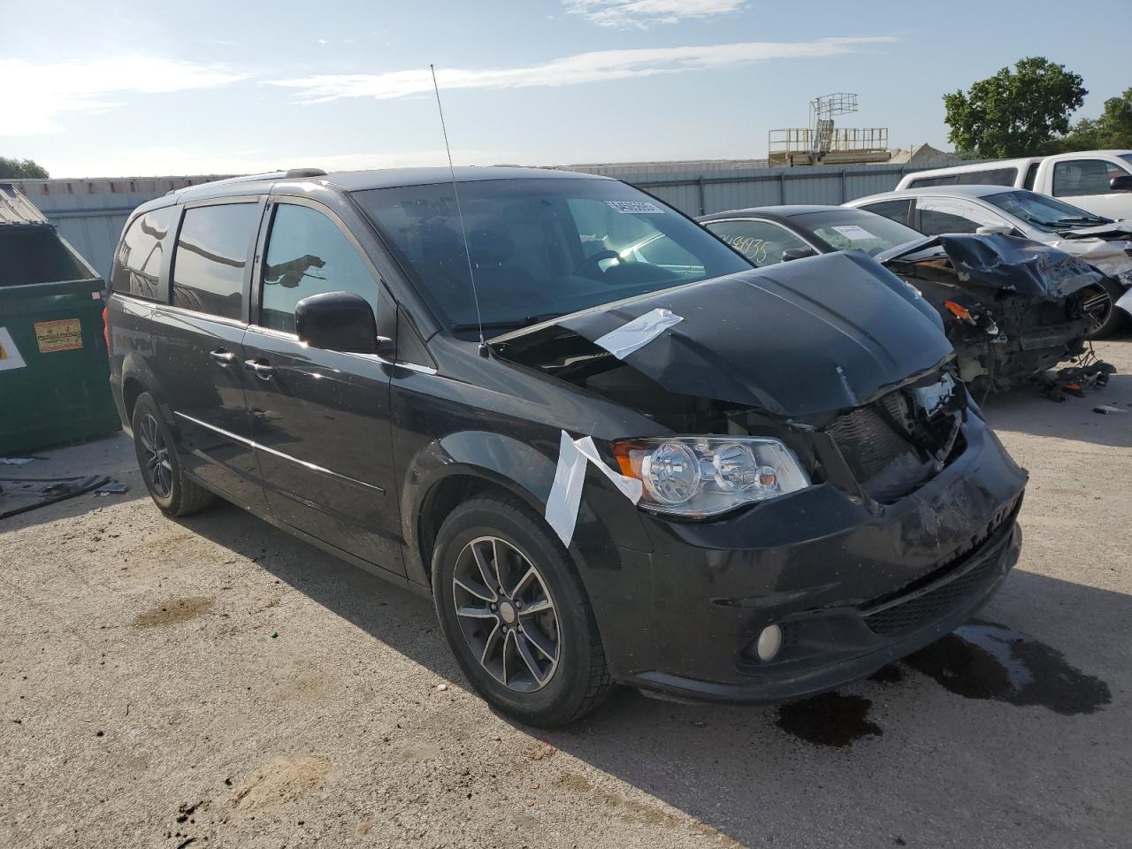 2017 Dodge Grand Caravan Sxt VIN: 2C4RDGCG2HR841896 Lot: 64505695