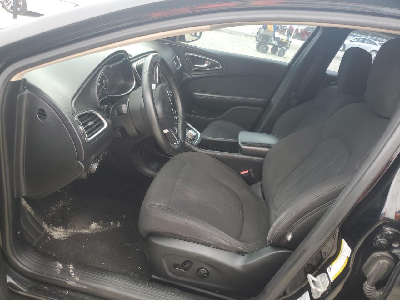 2015 Chrysler 200 Limited VIN: 1C3CCCAB3FN616748 Lot: 63846255