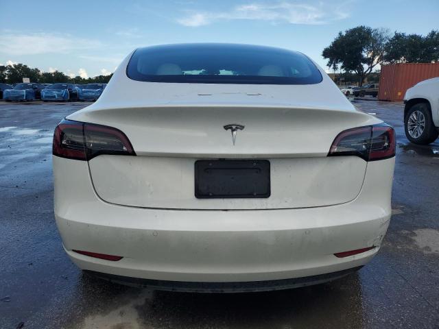  TESLA MODEL 3 2021 Biały