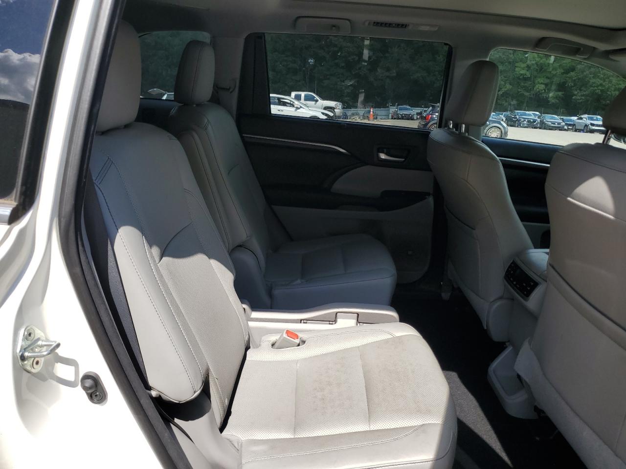 2015 Toyota Highlander Limited VIN: 5TDDKRFH0FS113921 Lot: 64411535