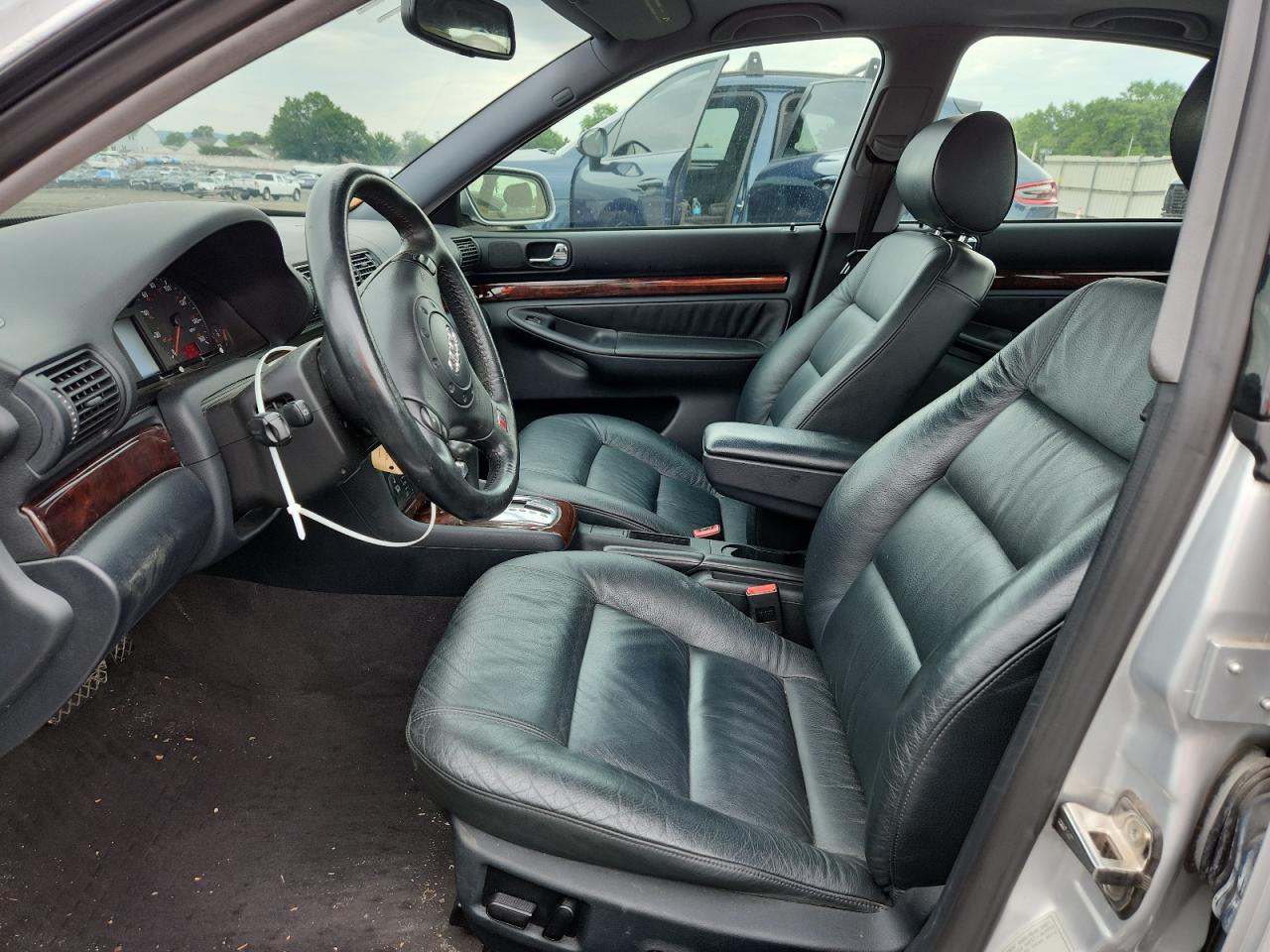 2001 Audi A4 2.8 Quattro VIN: WAUDH68DX1A003002 Lot: 64171505