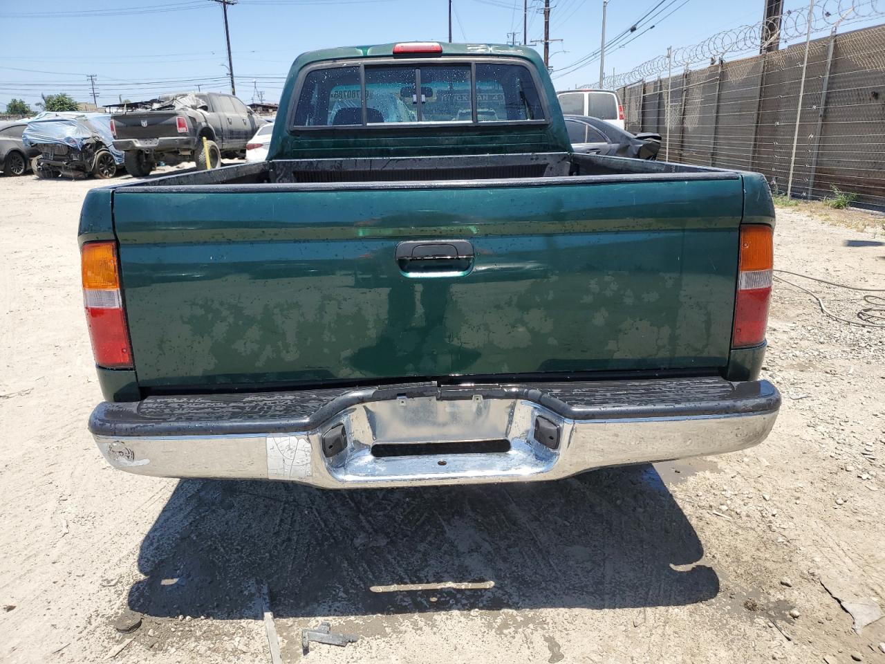 2000 Toyota Tacoma Xtracab VIN: 5TEVL52NXYZ687826 Lot: 62780785