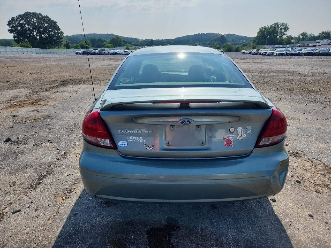 2005 Ford Taurus Se VIN: 1FAFP53275A183050 Lot: 63699065