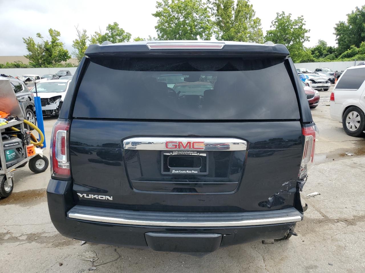 2016 GMC Yukon Denali VIN: 1GKS2CKJ8GR460673 Lot: 65240195