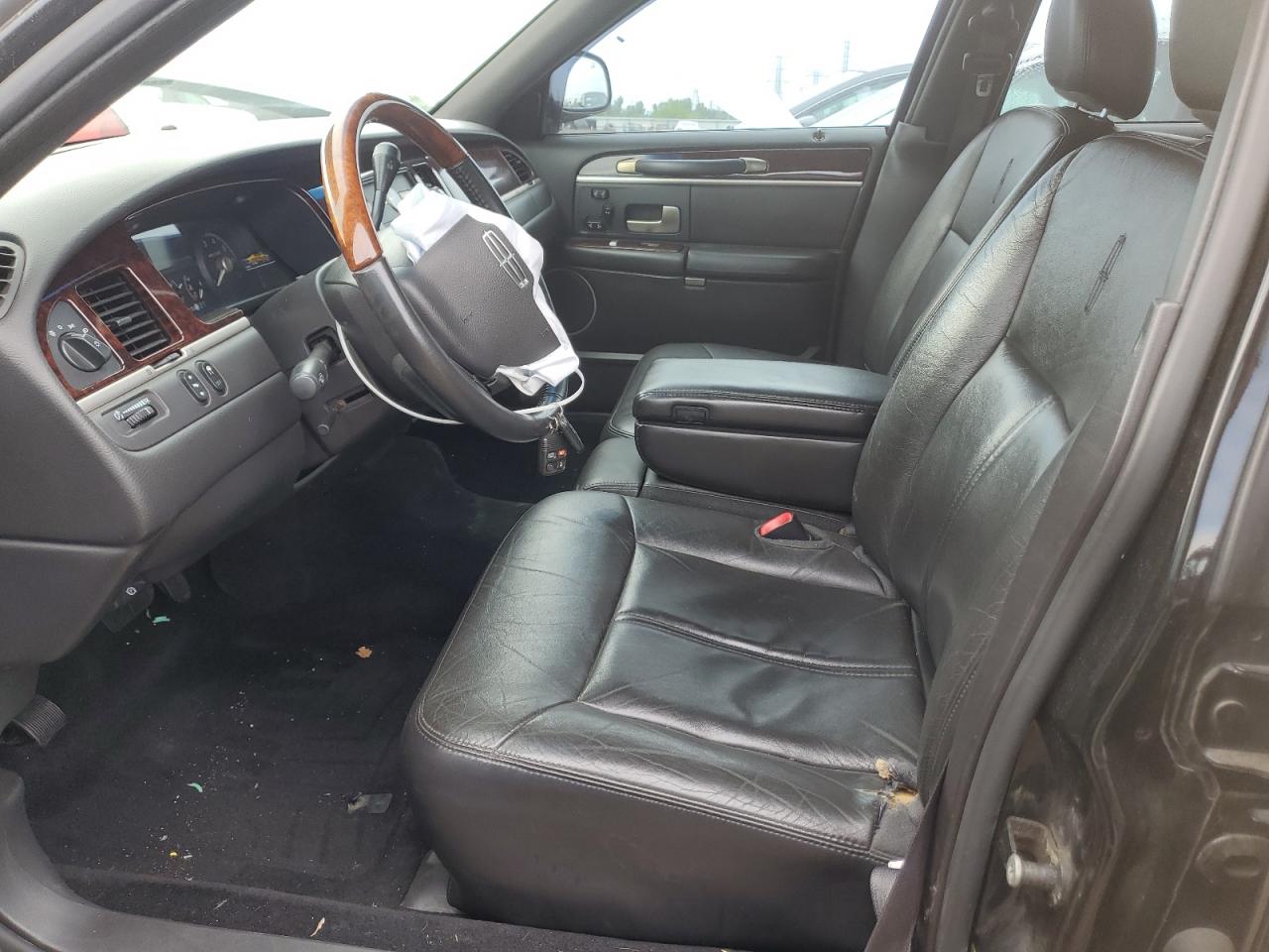 2010 Lincoln Town Car Signature Limited VIN: 2LNBL8CV6AX753097 Lot: 66018925