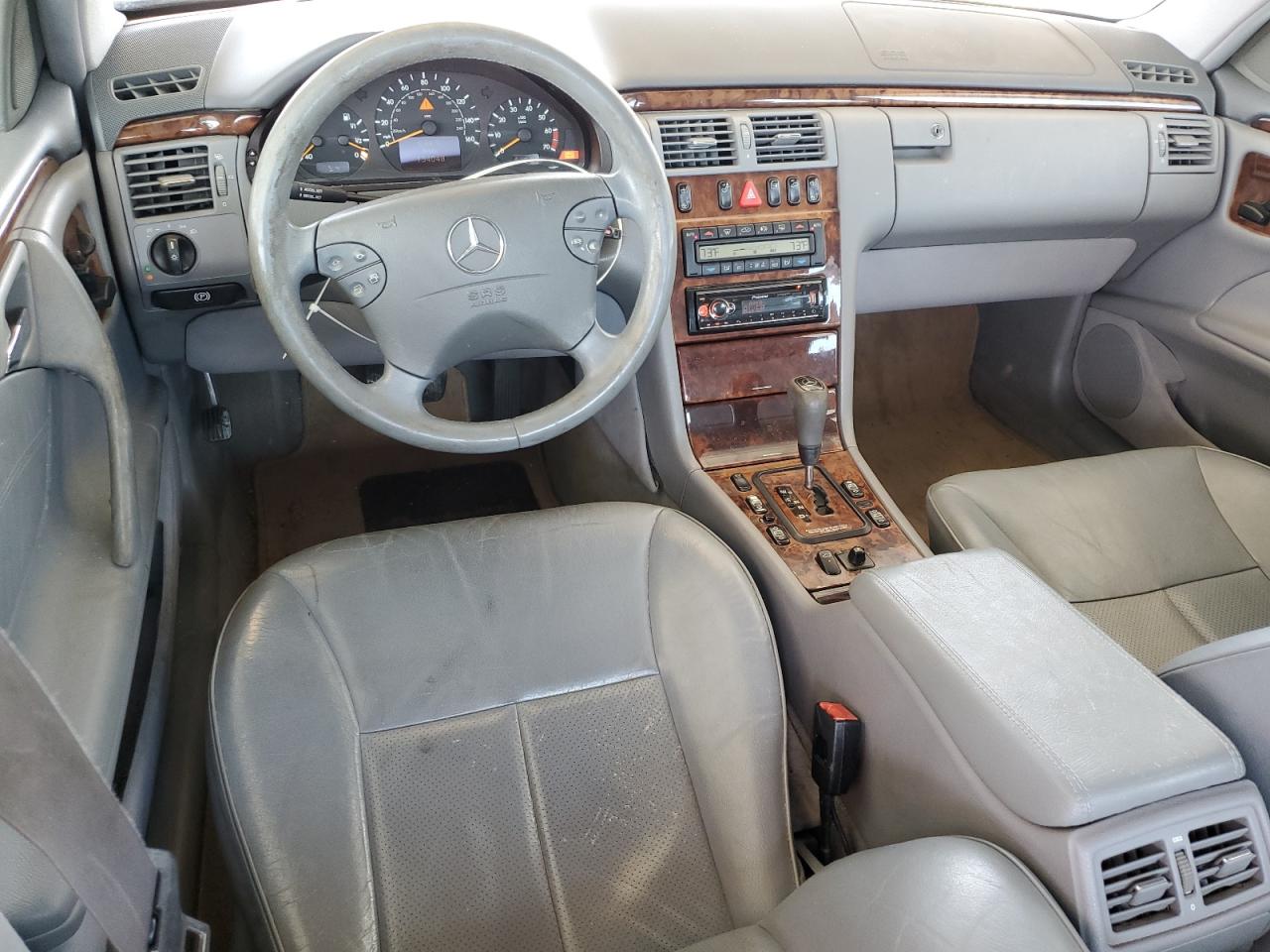 2000 Mercedes-Benz E 320 VIN: WDBJF65J3YB057444 Lot: 63660495