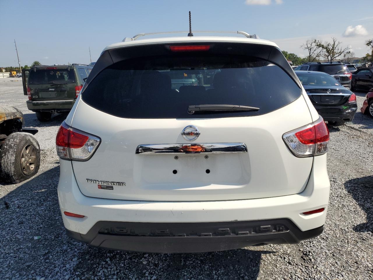 2015 Nissan Pathfinder S VIN: 5N1AR2MN7FC693339 Lot: 64952015