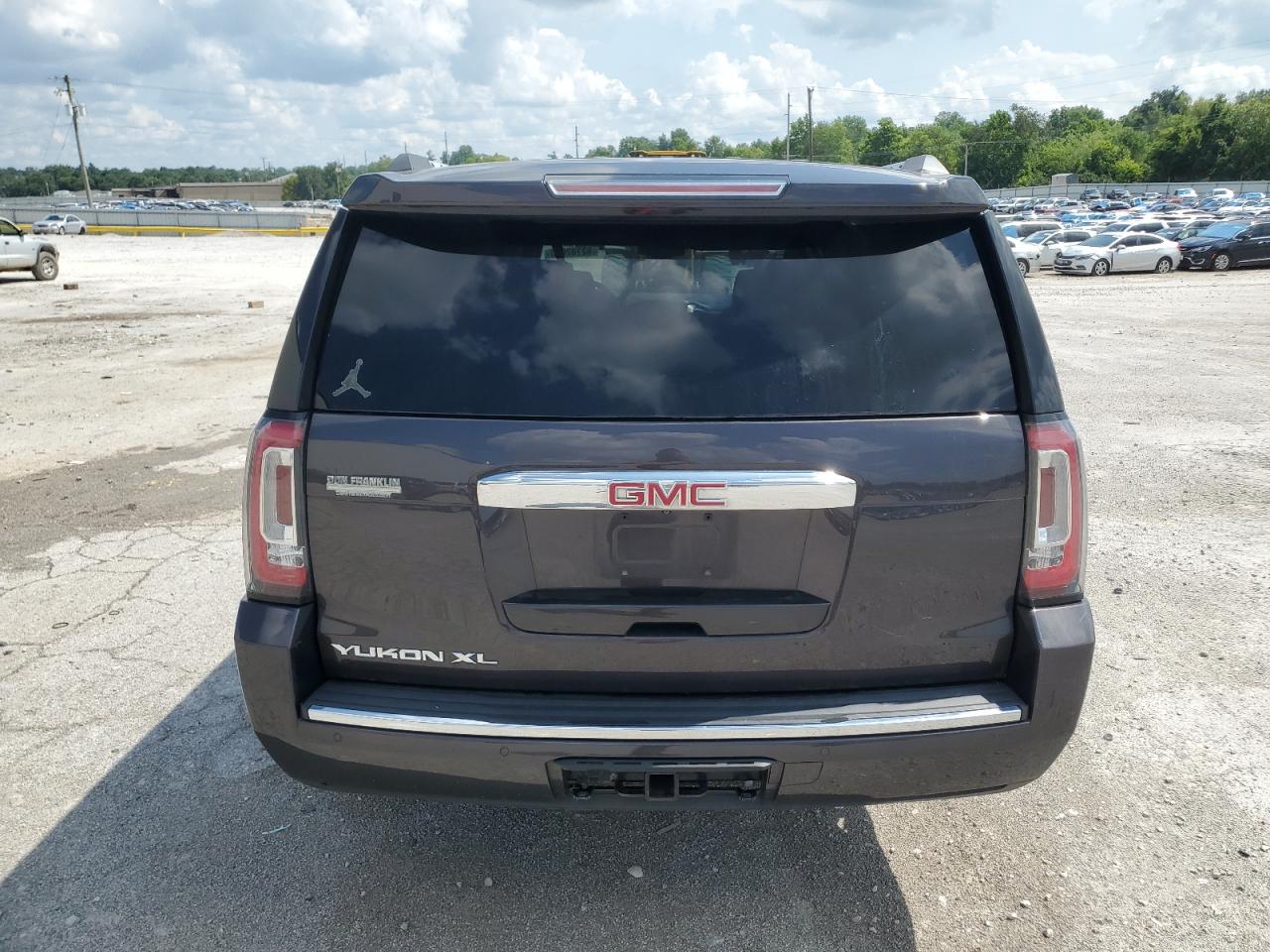 2017 GMC Yukon Xl Denali VIN: 1GKS2HKJ8HR197017 Lot: 62702625