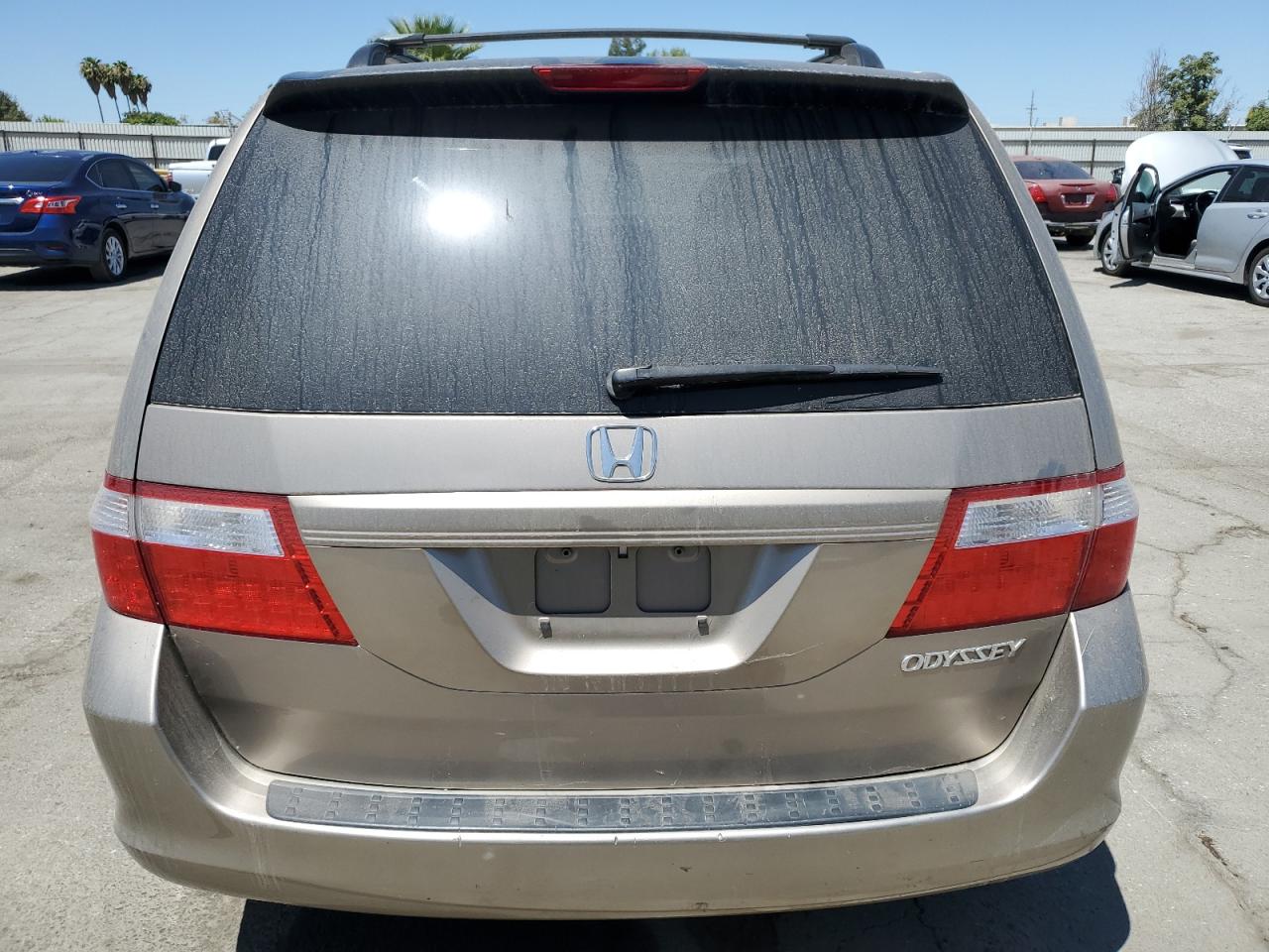 2005 Honda Odyssey Lx VIN: 5FNRL38295B101522 Lot: 65648685