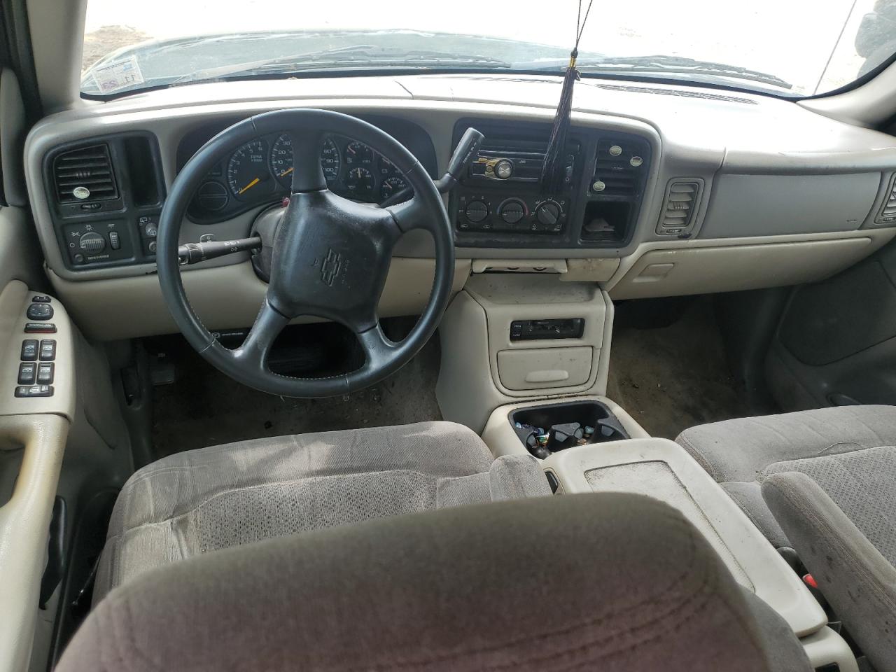 2001 Chevrolet Suburban C1500 VIN: 3GNEC16T61G235835 Lot: 65178375