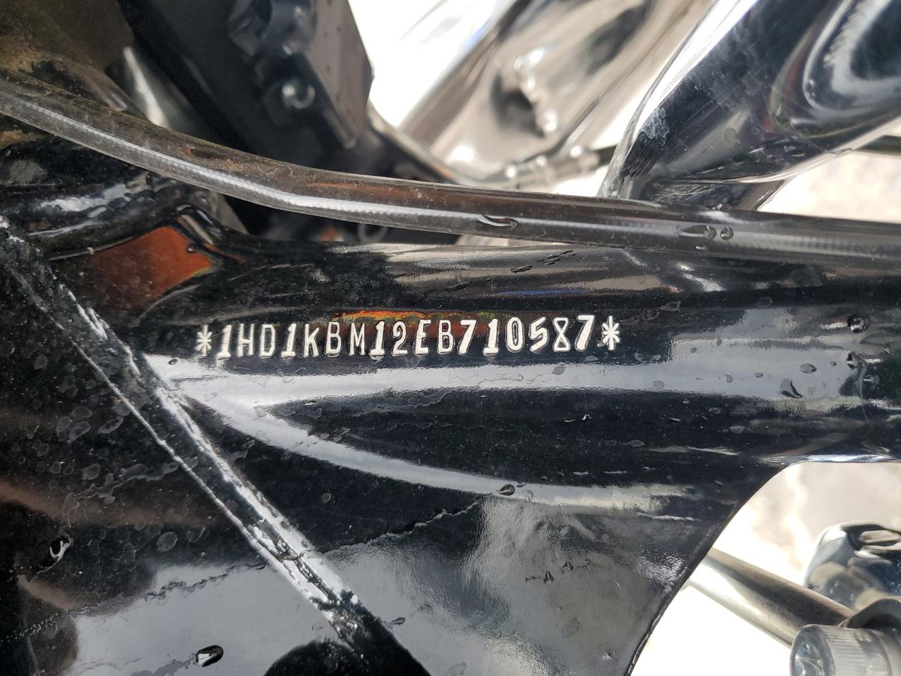 2014 Harley-Davidson Flhx Street Glide VIN: 1HD1KBM12EB710587 Lot: 64815375