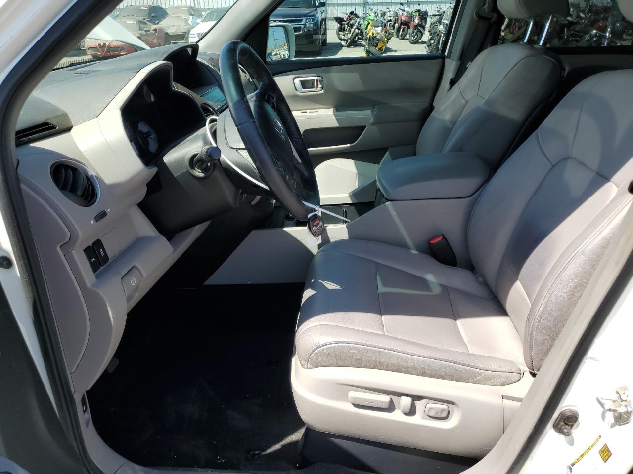 2013 Honda Pilot Touring VIN: 5FNYF4H98DB043732 Lot: 63623995