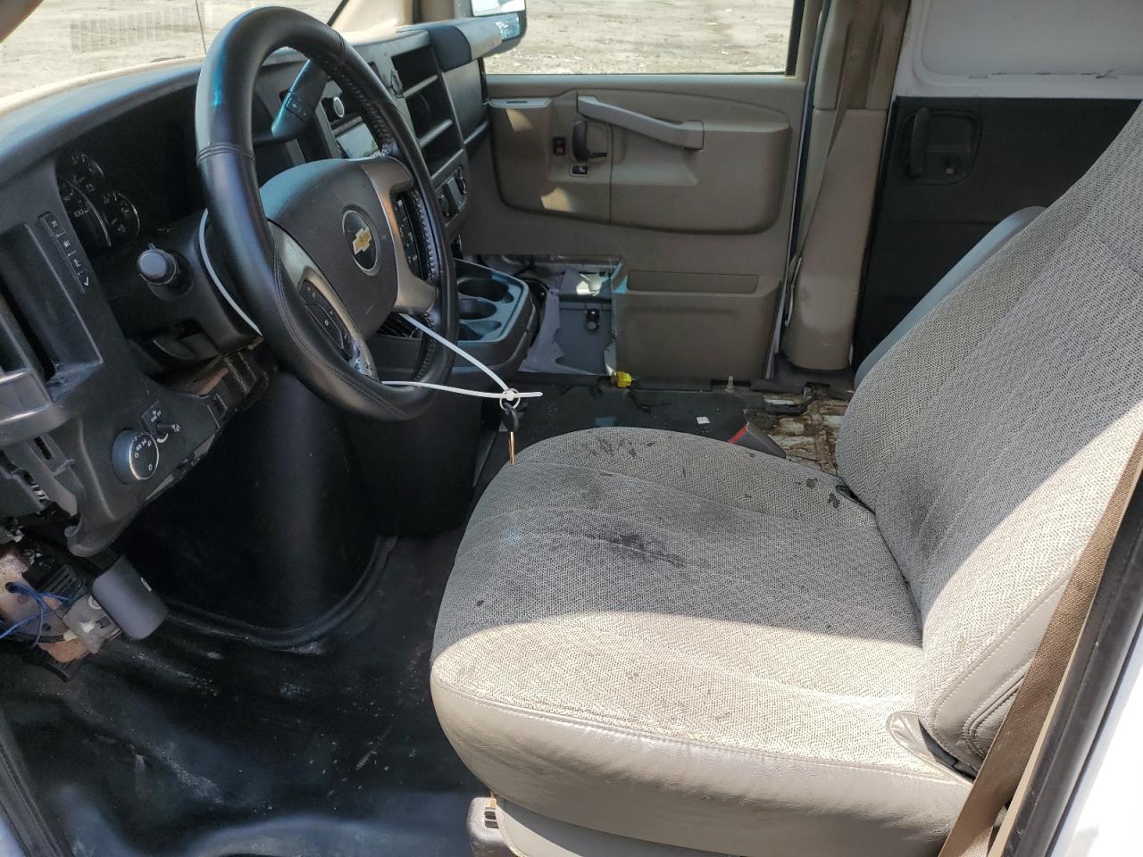 2018 Chevrolet Express G2500 VIN: 1GCWGBFG0J1202158 Lot: 65358065