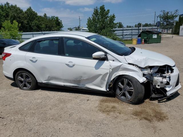Sedans FORD FOCUS 2014 Biały