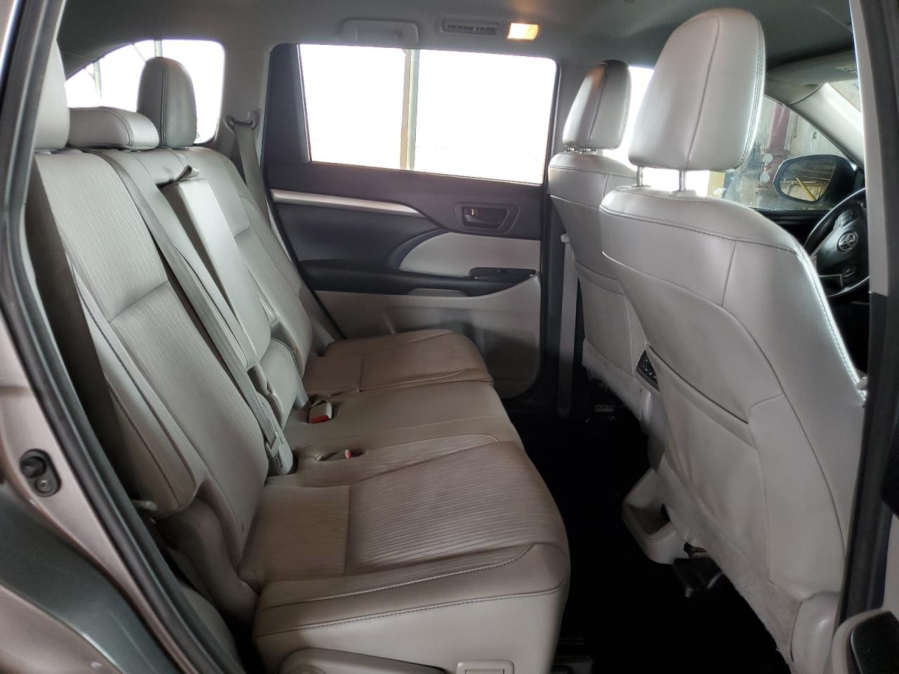 2016 Toyota Highlander Le VIN: 5TDZKRFH4GS186104 Lot: 65292665