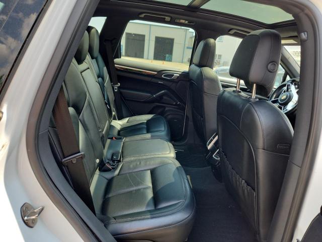 2016 PORSCHE CAYENNE S  