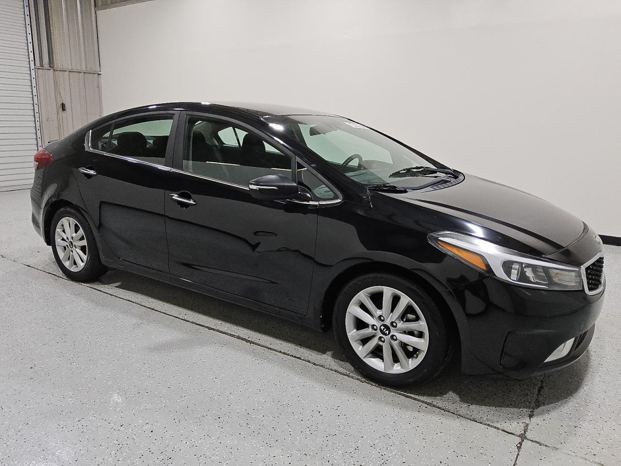 3kpfl4a72he129915 3KPFL4A72HE129915 2017 Kia Forte Lx