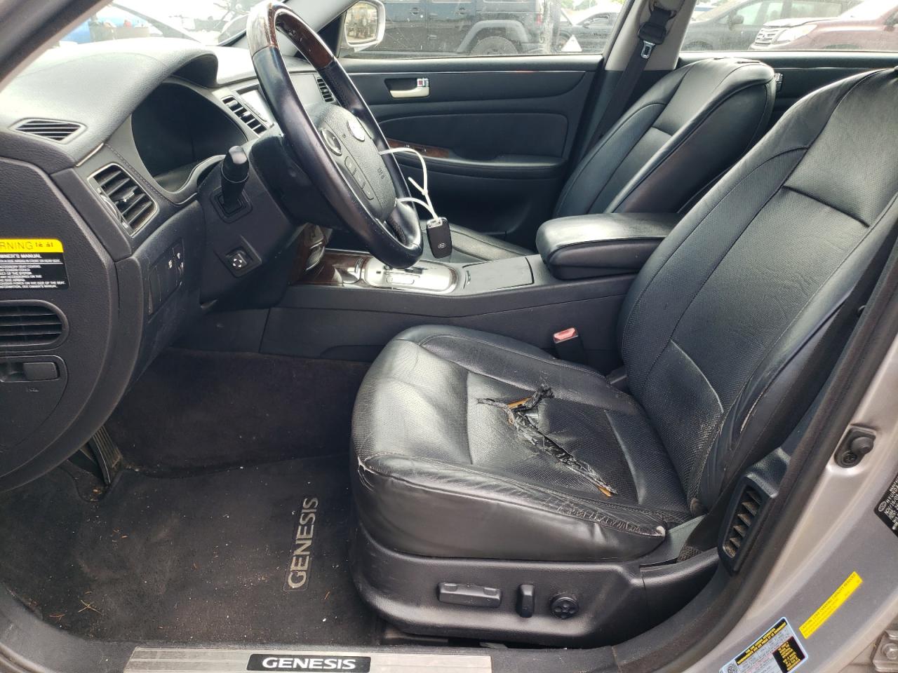 2010 Hyundai Genesis 4.6L VIN: KMHGC4DF0AU084869 Lot: 65798475