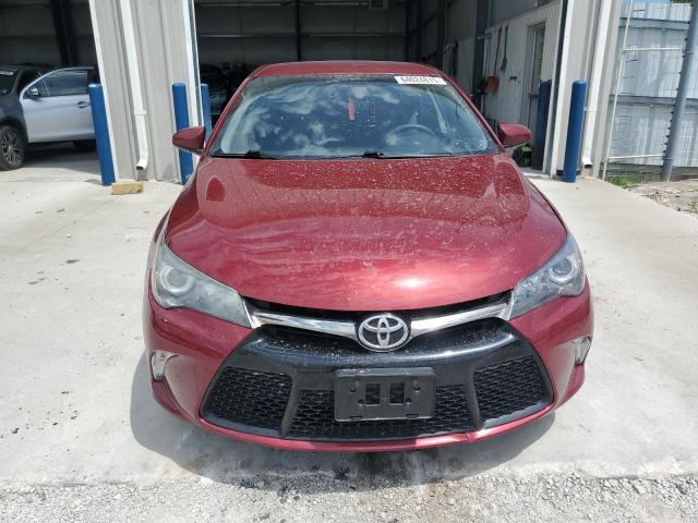 Sedans TOYOTA CAMRY 2015 Czerwony