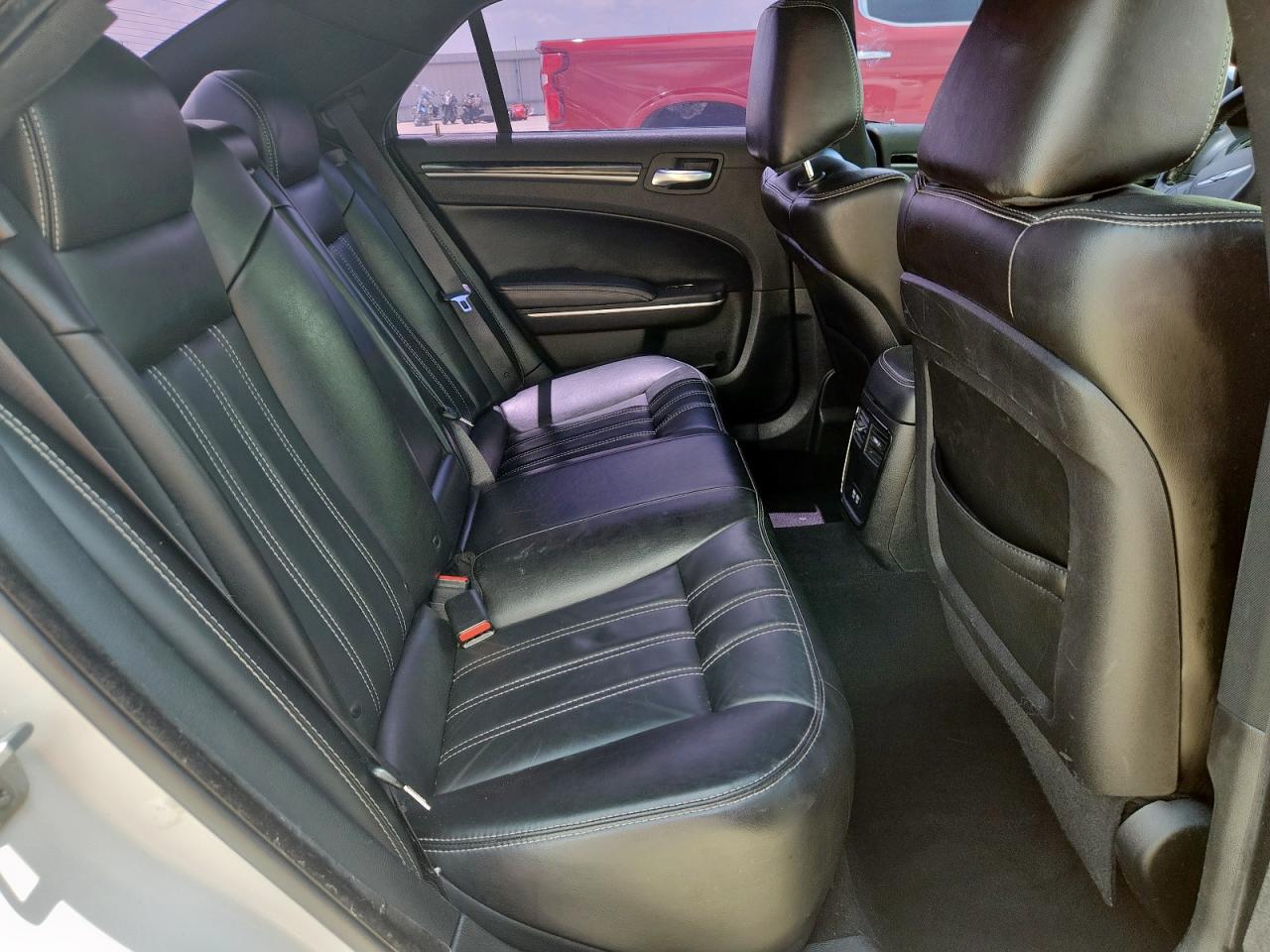 2019 Chrysler 300 S VIN: 2C3CCABGXKH625951 Lot: 64305315
