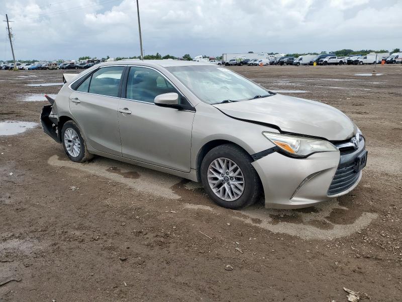 Sedans TOYOTA CAMRY 2017 Beżowy