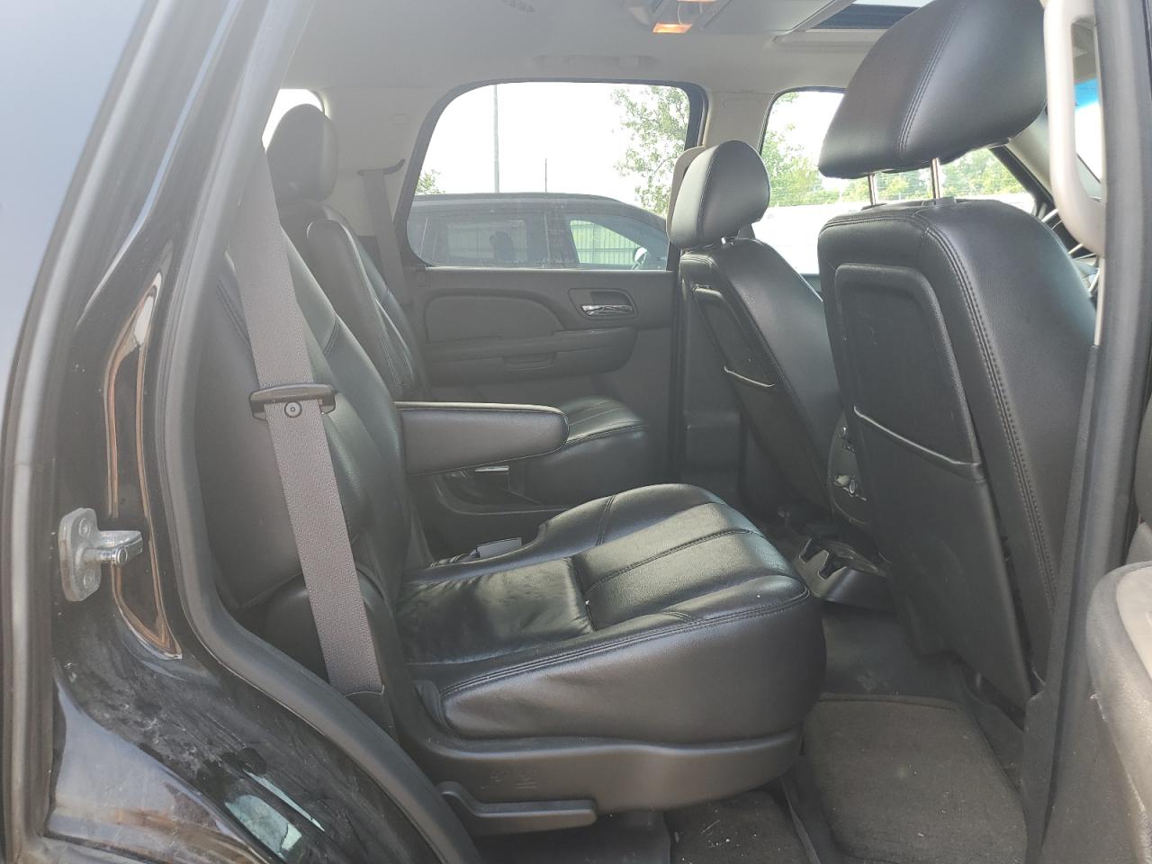 1GNSKBE05DR181063 2013 Chevrolet Tahoe K1500 Lt