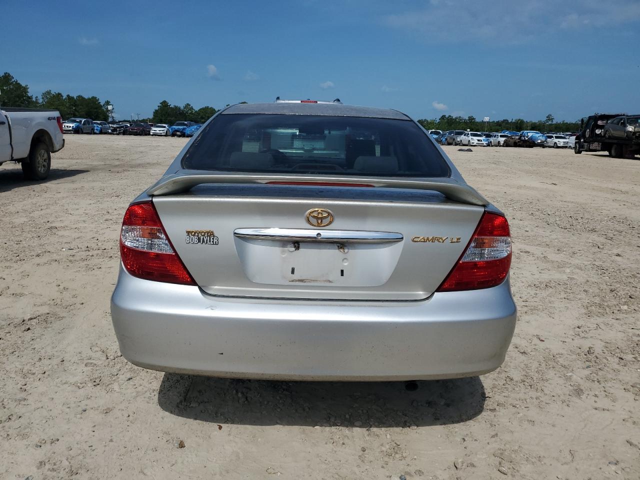 2004 Toyota Camry Le VIN: 4T1BE32K64U827408 Lot: 65544835