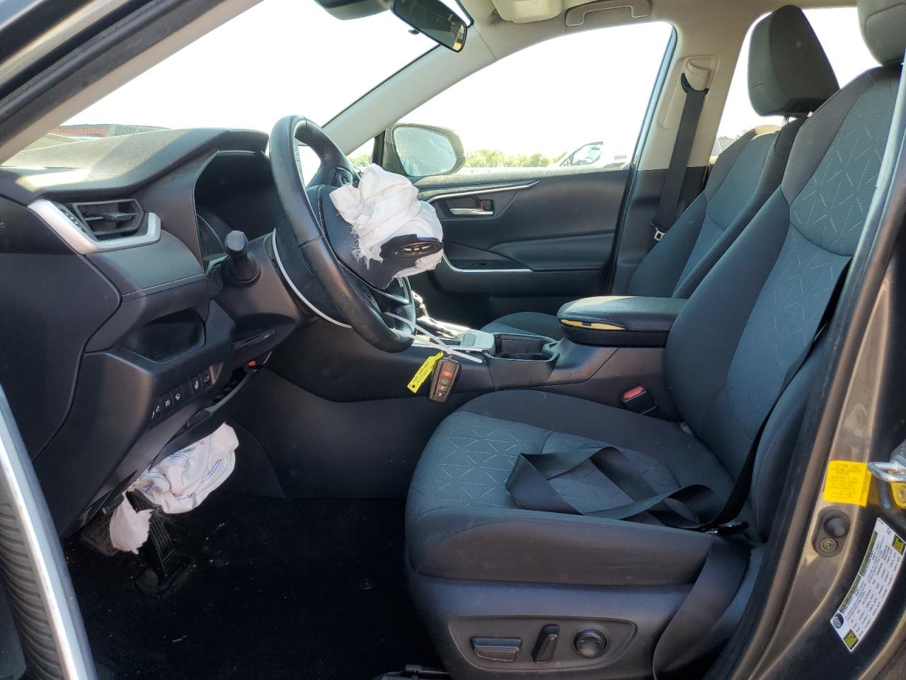 2020 Toyota Rav4 Xle VIN: 2T3W1RFV5LW058863 Lot: 64415385