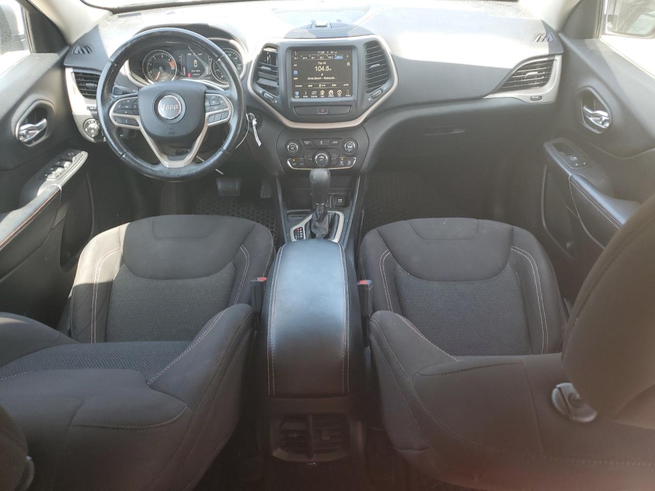 2017 Jeep Cherokee Latitude VIN: 1C4PJLCB3HW577947 Lot: 64815025
