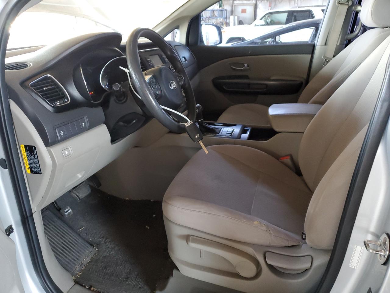KNDMA5C1XG6156845 2016 Kia Sedona L