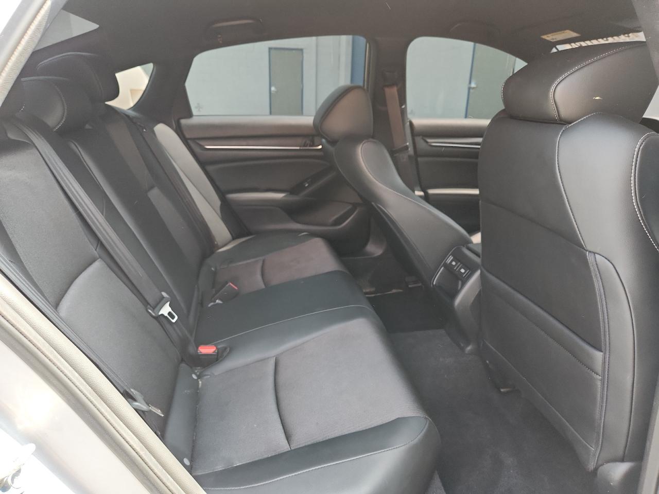 2022 Honda Accord Sport VIN: 1HGCV1F32NA123338 Lot: 64751175