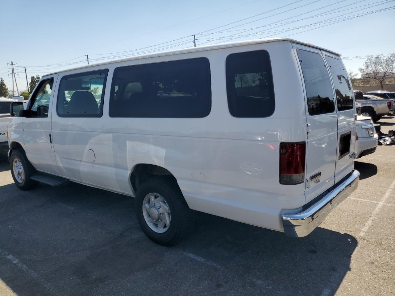 2007 Ford Econoline E350 Super Duty Wagon white other gas 1FBSS31L17DA98329 photo #3