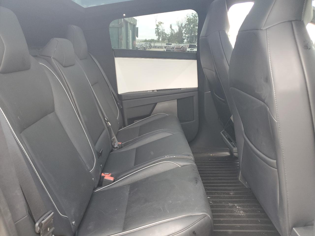 2024 Tesla Cybertruck VIN: 7G2CEHED6RA015992 Lot: 64204905
