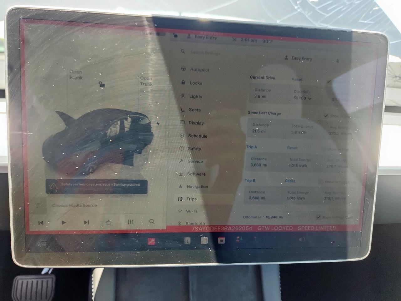 2024 Tesla Model Y VIN: 7SAYGDEE3RA262054 Lot: 64806655