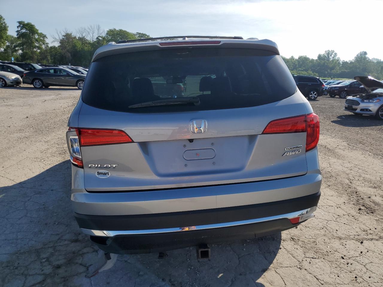 2018 Honda Pilot Touring VIN: 5FNYF6H99JB025070 Lot: 64745825