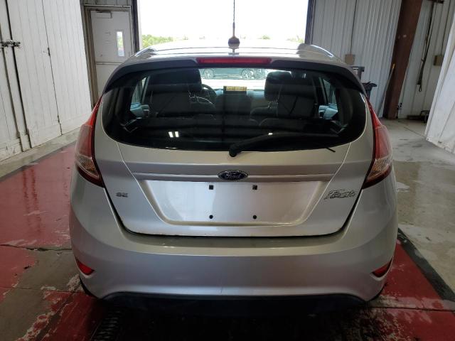  FORD FIESTA 2016 Серебристый